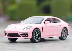 Модель автомобіля Porsche Panamera масштаб 1:32. Іграшкова машина Порш Панамера рожевого кольору