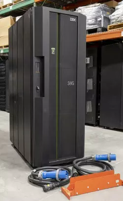 Ризиковий дата-центр IBM Power 595 Server 9119-FHA б/в ЦОД Сервер рівня підприємства, мейнфрейм