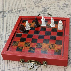 Шахова дошка в китайському стилі 21 x 21 див. Шахи. Шахова дошка з фігурами