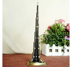 Статуетка Бурдж-Халіфа RESTEQ з інкрустованим камінням. Мініатюрна модель будівлі Burj Khalifa. Сувенір Вежа Халіфизі стразами 18
